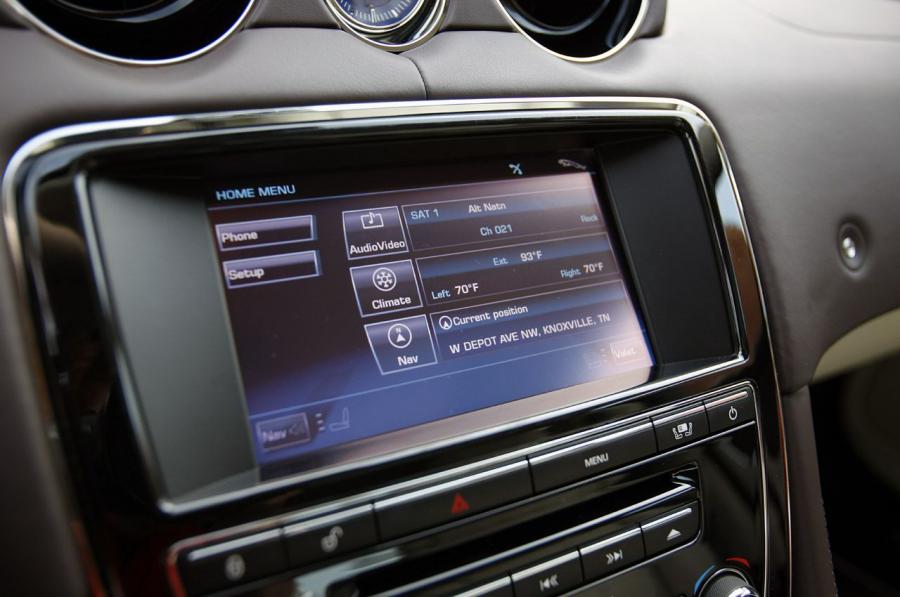  Jaguar XJL 2011 года  (фото 13 из 44)